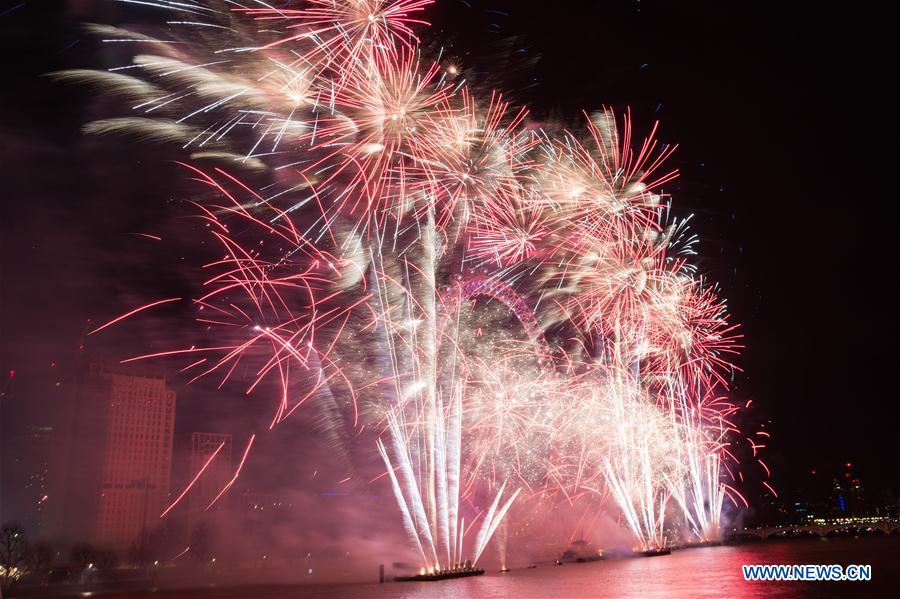 BRITAIN-LONDON-NEW YEAR-FIREWORKS