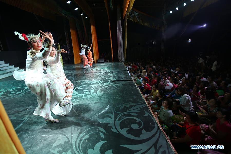 MYANMAR-BAGO-THABIN TROUPE-TRADITIONAL SHOW 