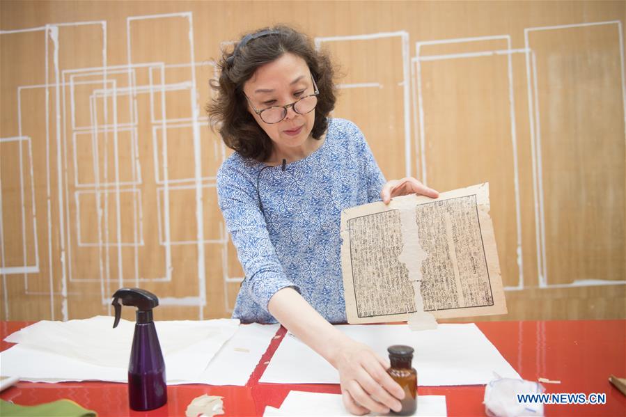 CHINA-HANGZHOU-ANCIENT BOOK RESTORATION (CN)