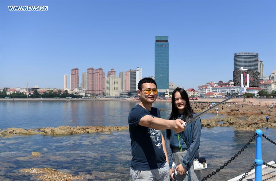 CHINA-QINGDAO-SCO-CITY-COUPLES-PHOTO-ROMANCE (CN)