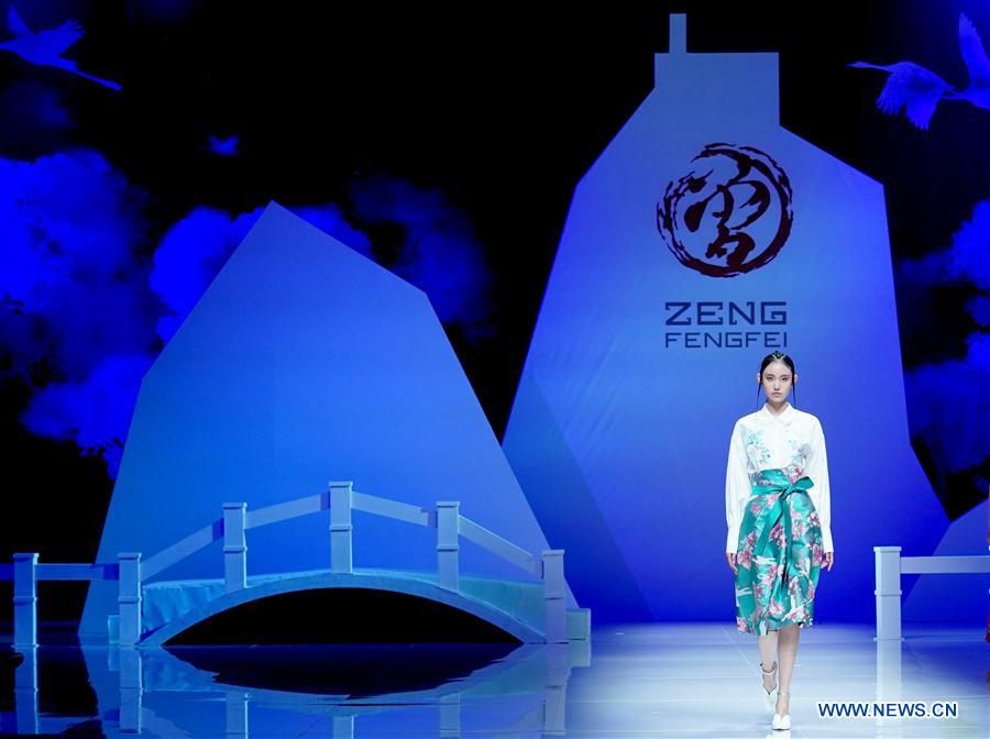 CHINA-BEIJING-FASHION WEEK (CN)