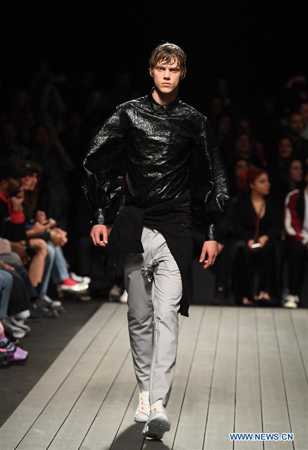 PORTUGAL-LISBON-FASHION WEEK-RICARDO ANDREZ