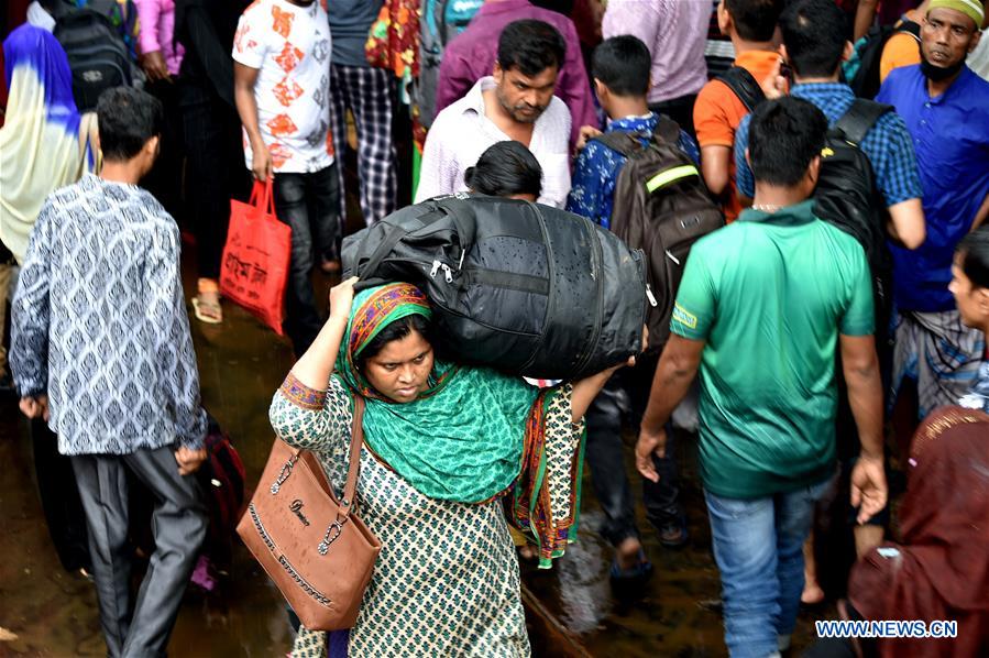 BANGLADESH-DHAKA-TRAVELLERS